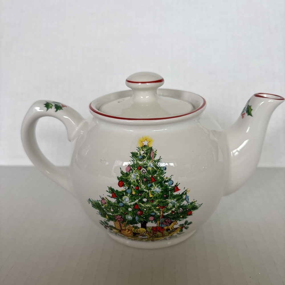 Vintage Sadler England Small Teapot‎ Christmas Tree With Toys & Ornaments